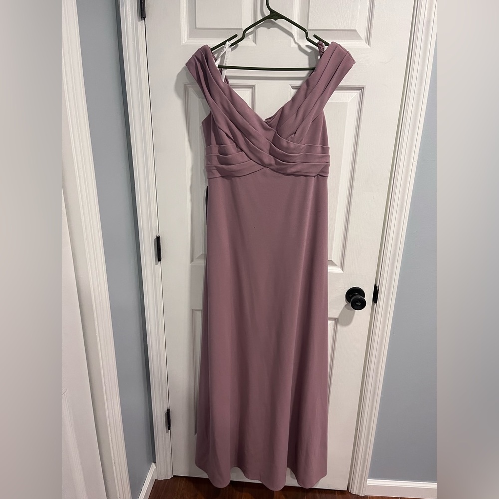 NWT Azazie Dress. Vintage Mauve.